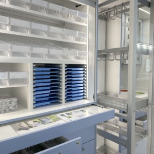 Medicine cabinet for nursing homes M-WK