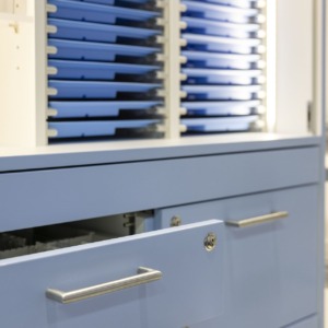 Medicine cabinet for nursing homes M-WK